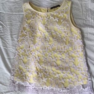 sleeveless dainty lace shirt